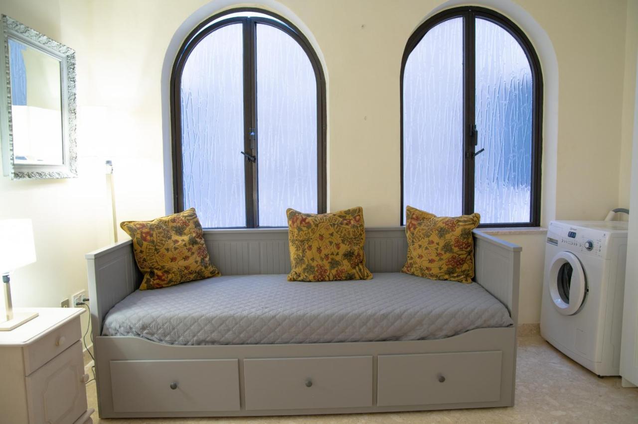 Large And Bright Apartment In The City Centre Goslm-2 Слима Екстериор снимка