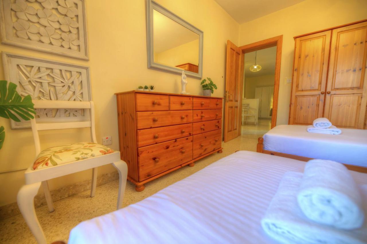 Large And Bright Apartment In The City Centre Goslm-2 Слима Екстериор снимка